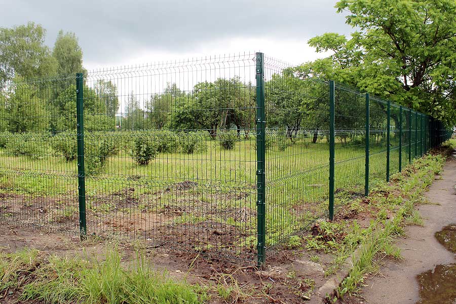 Новое панельное 3D-ограждение для школы в Заволжском районе Твери