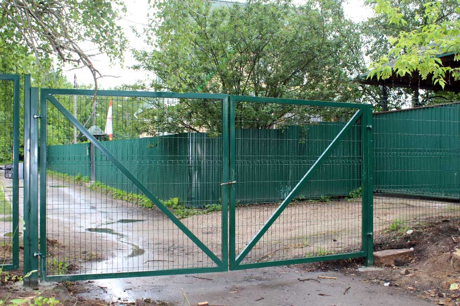 Новое панельное 3D-ограждение для школы в Заволжском районе Твери